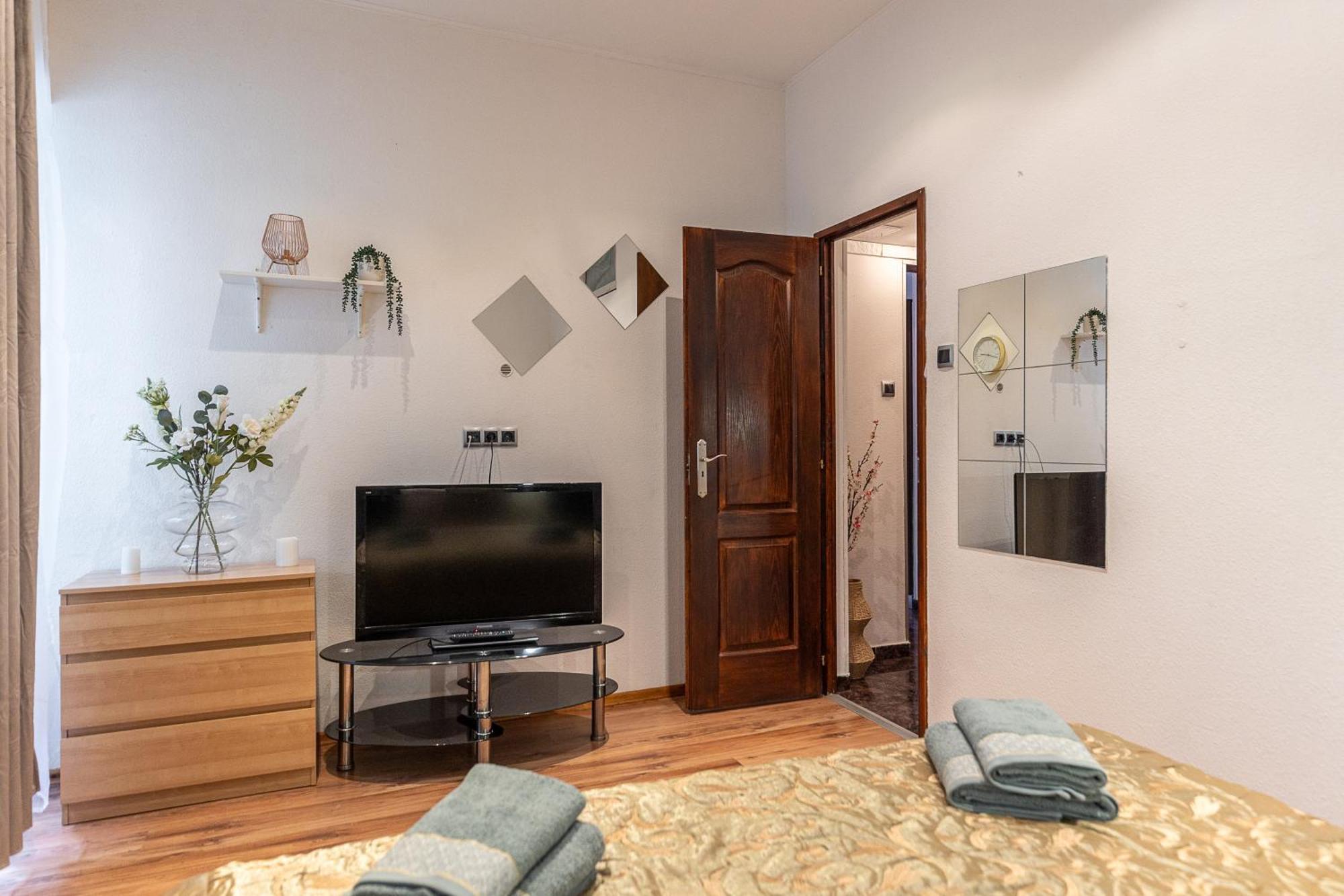 City Vibes Apartment - 3 Bdrms ブダペスト エクステリア 写真